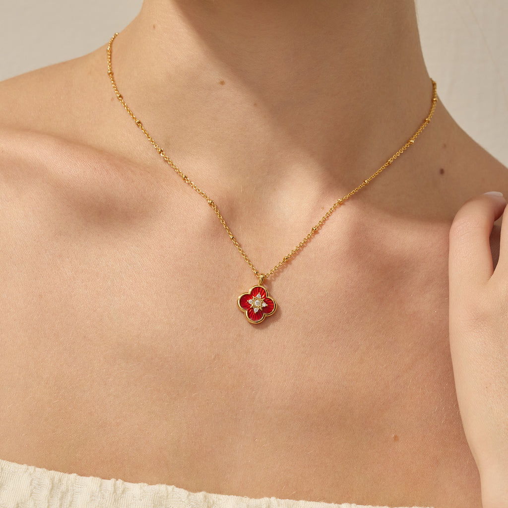Secret Garden Clover Pendant Necklace
