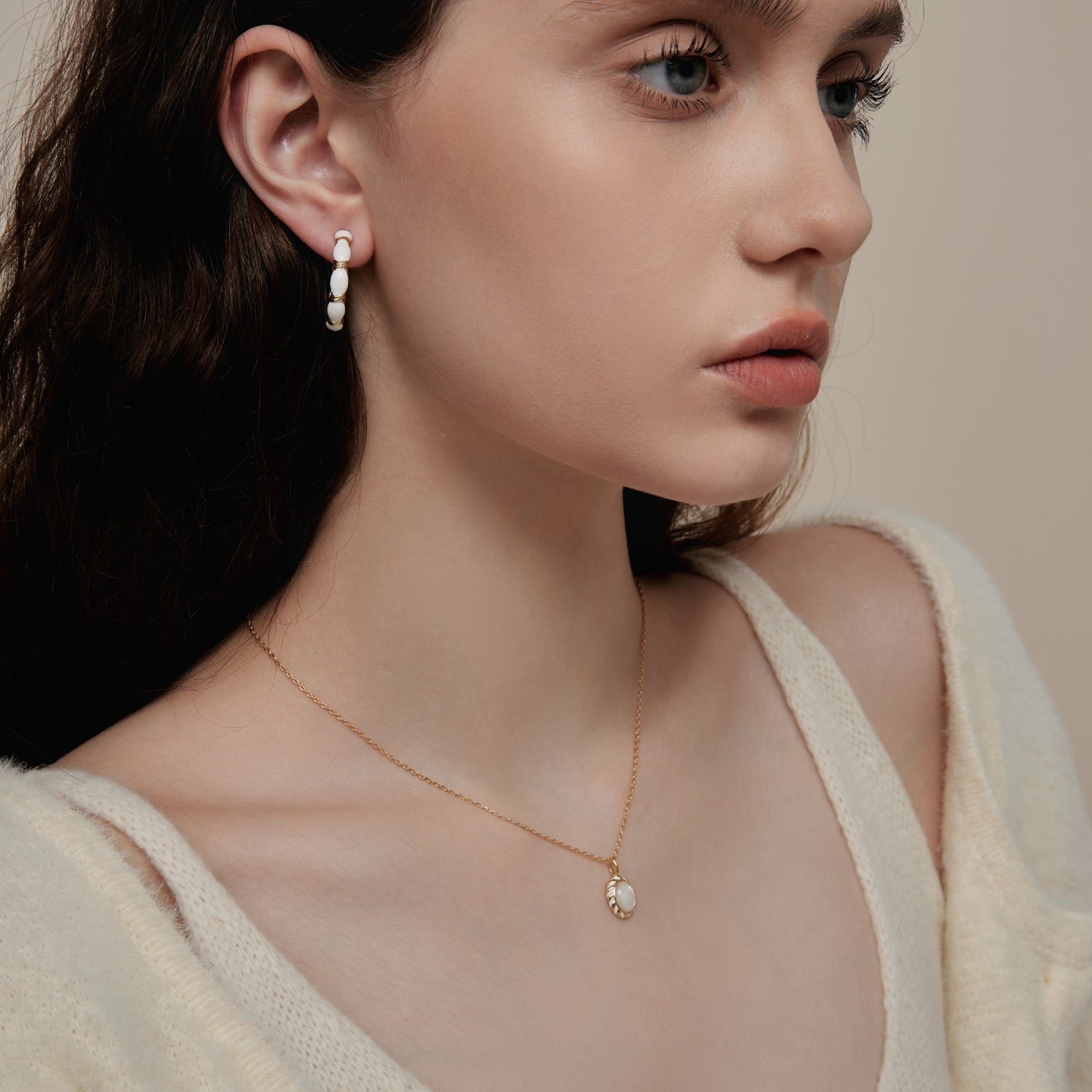 Moonlight Mother of Pearl Pendant Necklace