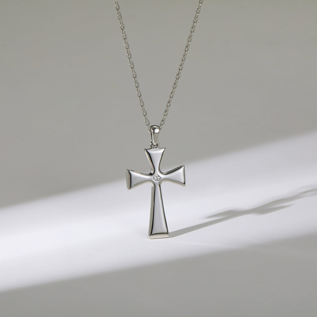 Medium Cross Silver Pendant Necklace