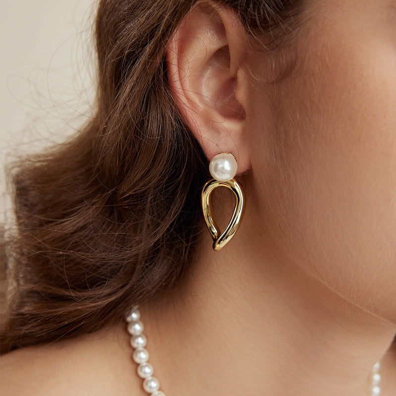 Innocence Age Pearl Drop Earrings
