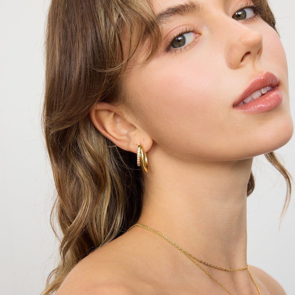 Lucia Pavé Medium Hoop Earrings